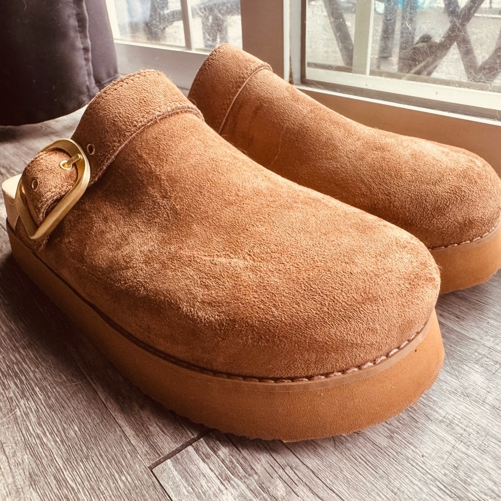 American Eagle Outfitters Brown Suede Clogs